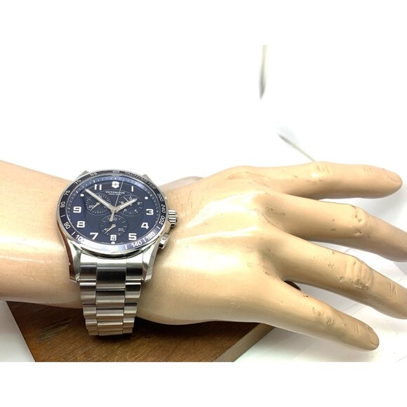 Victorinox Swiss Army Men's Watch 241652 Blue Dial Quartz Chronograph Steel 44mm - Picture 4 of 14